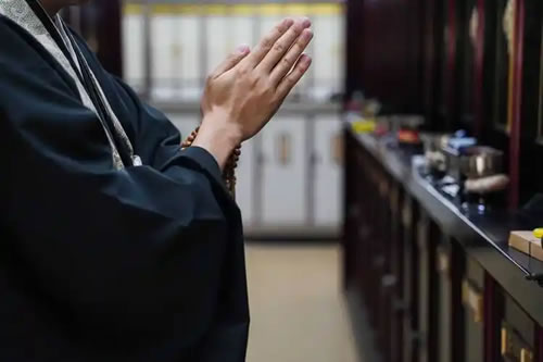 超度的现代诠释：一场与过往和解的心灵仪式