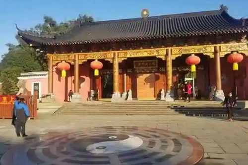 霜降黄泉路，法雨润冥途：一场秋日超度法会的启示